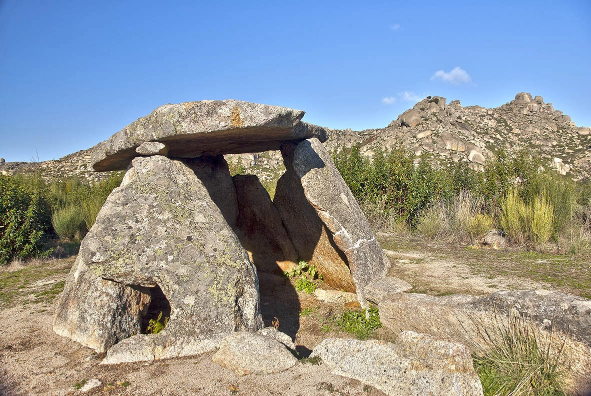 Dolmen Cajirón - RESERVA DE LA BIOSFERA DE TAJO INTERNACIONAL 