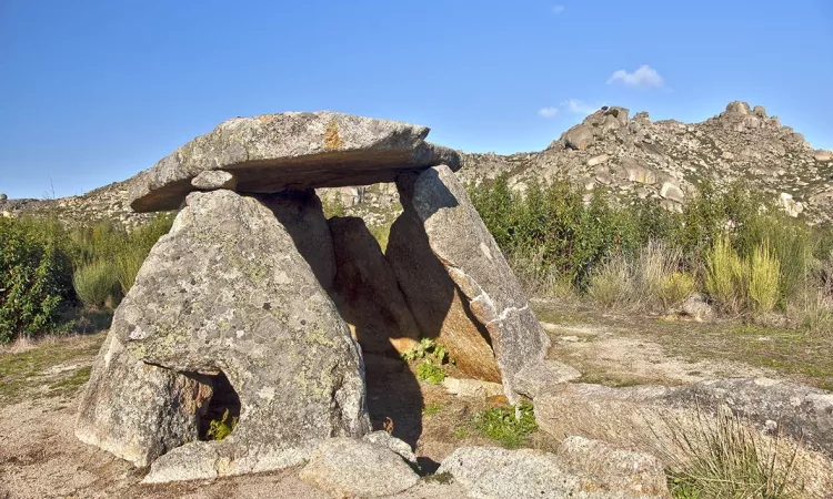 Dolmen Cajirón - RESERVA DE LA BIOSFERA DE TAJO INTERNACIONAL 